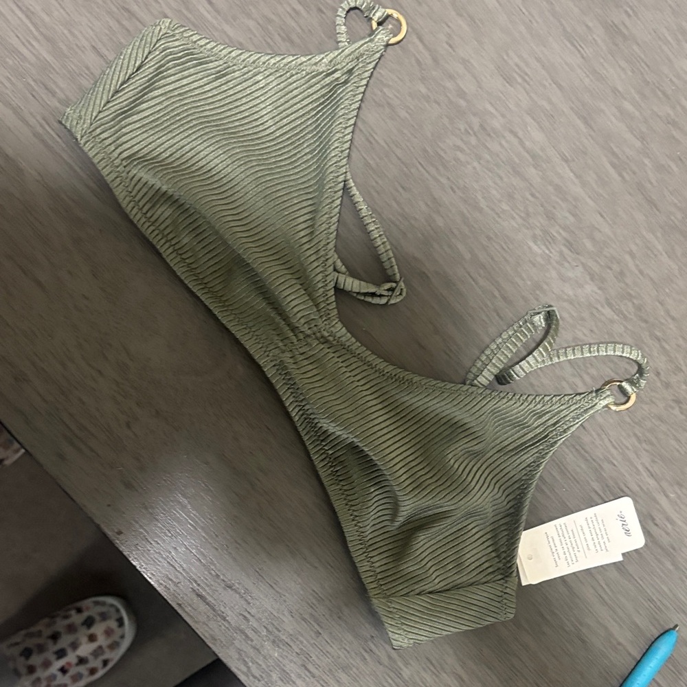 Aerie Sage Green Textured bikini top brand new worh tags make an offer medium